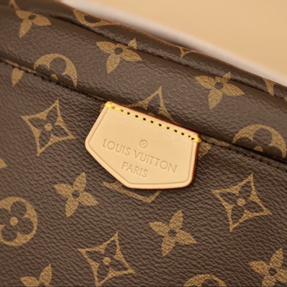 LV crossbody for sale! Send me an offer & I’ll do my best to work with you! - Picture 1 of 6